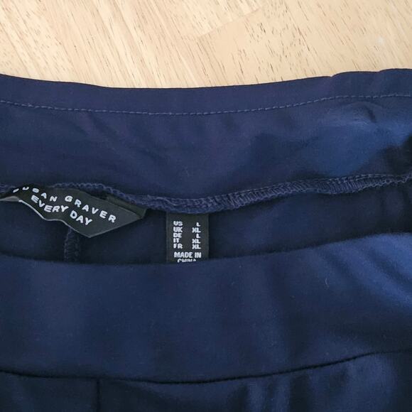 Susan Graver Every Day Regular Supreme Knit Slim Leg Pants Navy sz L EUC - Picture 4 of 9